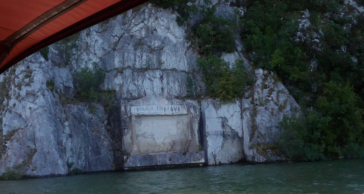 Boat Trip into the Danube Gorge_tabula